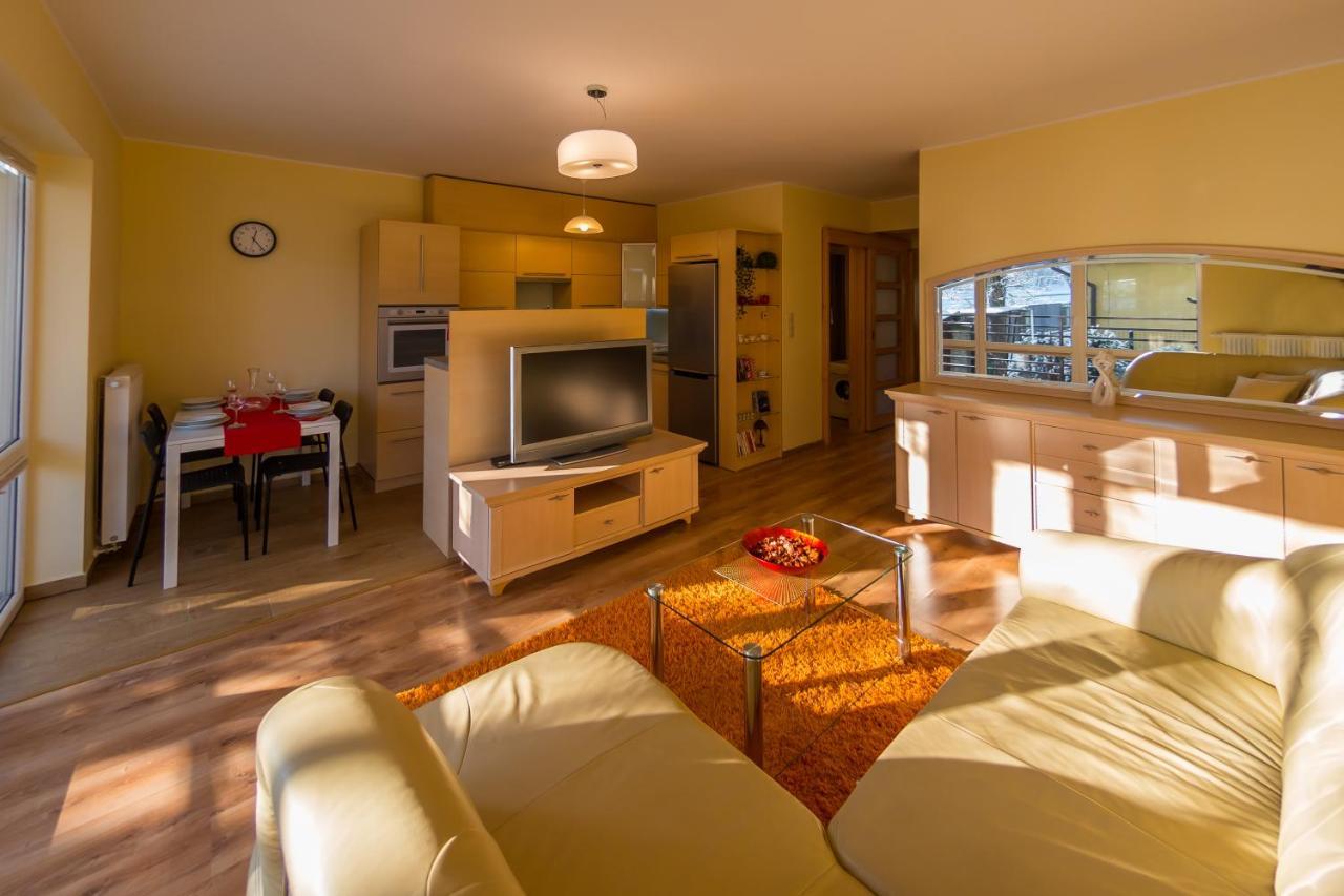 Komfortowy Apartament W Centrum Ustronia Экстерьер фото